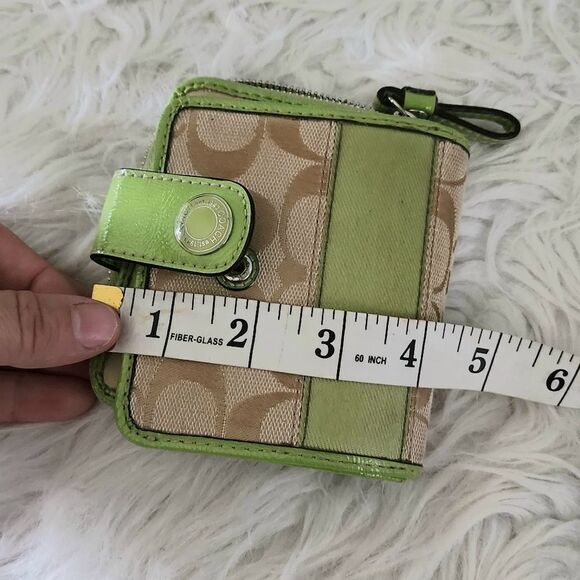 Coach wallet snap closure - Picture 7 of 8
